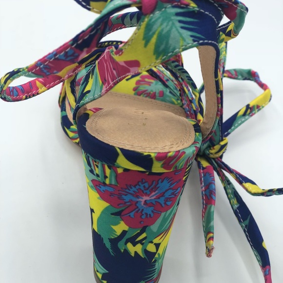 Colorful Tie Up Heels - Picture 5 of 5